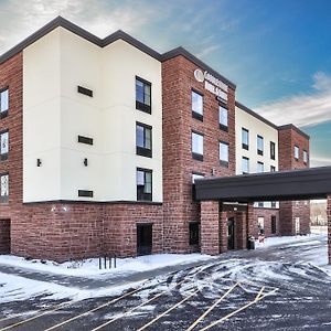 Cobblestone Hotel & Suites - Rhinelander
